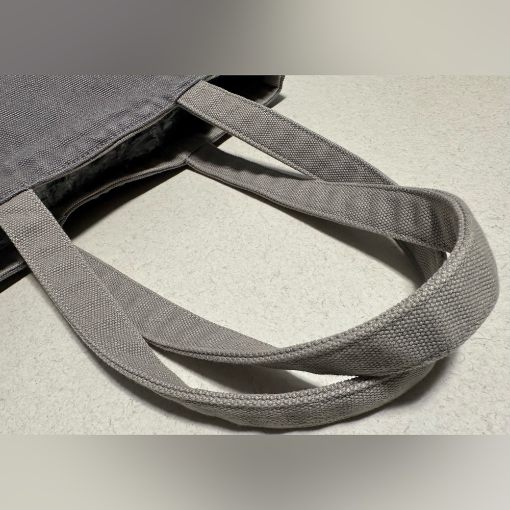 Louis Vuitton Fondation Paris Limited Edition Tote Bag Cotton Grey Unisex - Picture 9 of 11
